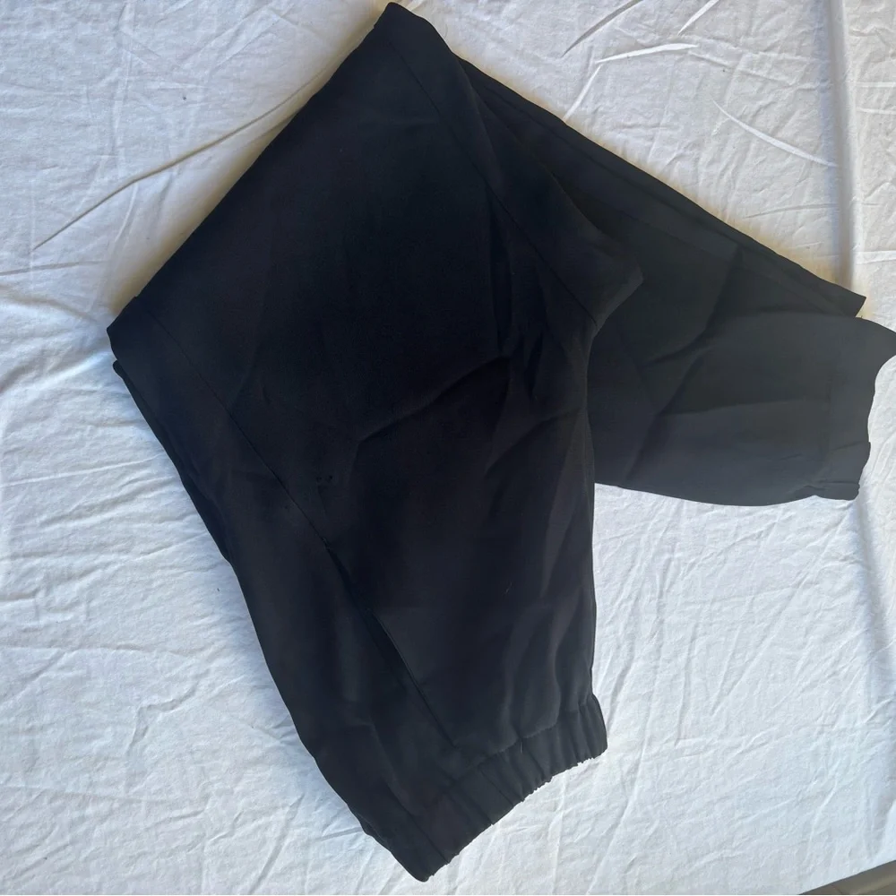 Babaton woman’s Elegant Black Dress Pants - Picture 4 of 7